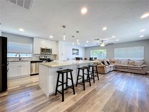 6811 S HIMES AVENUE (43)