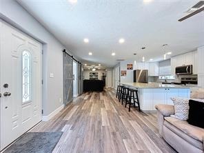 6811 S HIMES AVENUE (49)