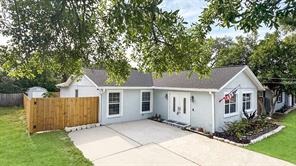 6811 S HIMES AVENUE (66)